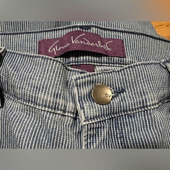 Gloria Vanderbilt Striped Jean Shorts (Sz 8) - Picture 4 of 9